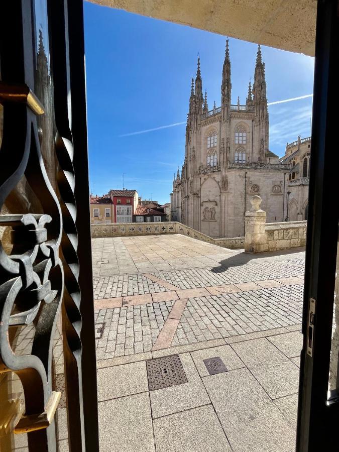 Atuaire Home Balcon Con Vistas A La Catedral De Burgo Exterior foto